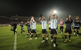 Argentina le ganó 1-0 a Chile y se aseguró la primera posición en las Eliminatorias