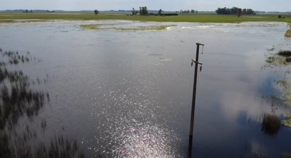 Nación y Provincia ofrecieron ahora compiten por la ayuda a los campos inundados 