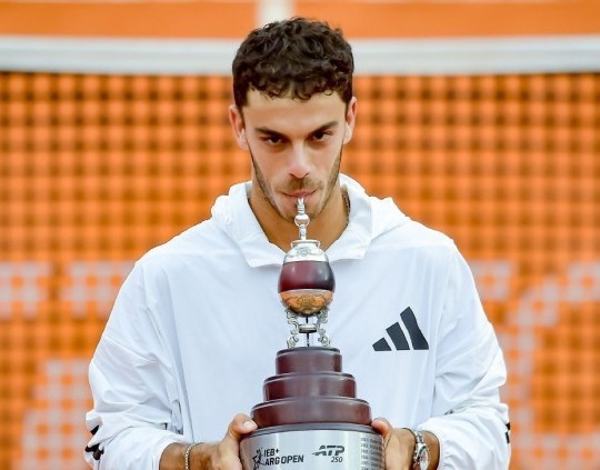 Cerúndolo le ganó a Darderi y se quedó con el título en el Argentina Open