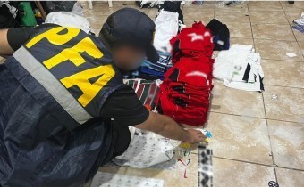 Rescatan a tres personas explotadas laboralmente en dos talleres textiles de Lanús