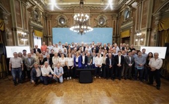 Axel Kicillof dice que repartirá a las comunas fondos que recupere de la Nación